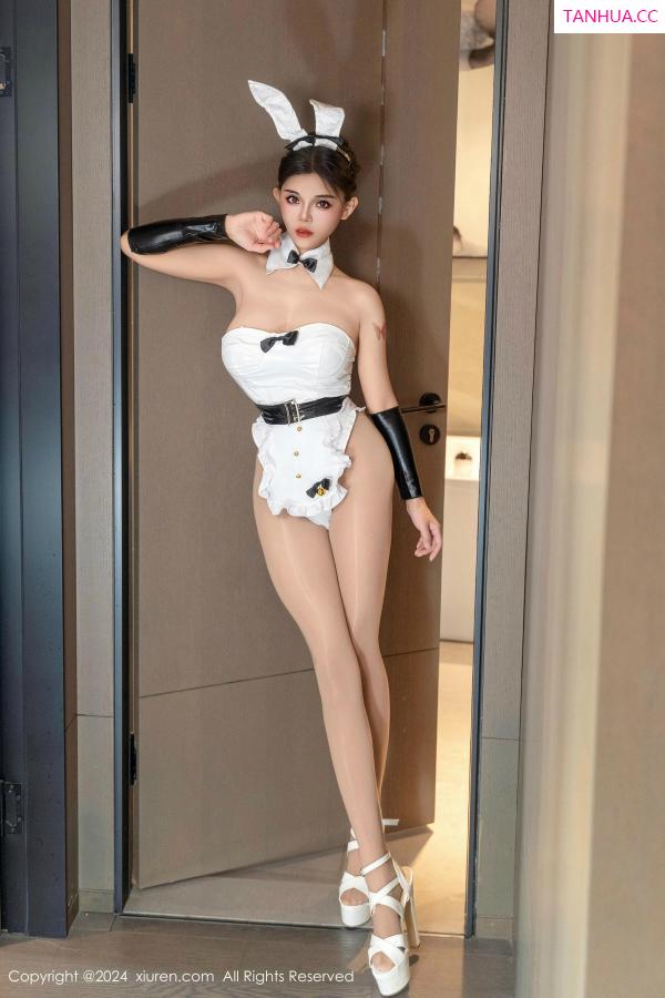   [XiuRen]高清写真图 2024.11.13 No.9437 小童颜 美腿性感第59张图片
